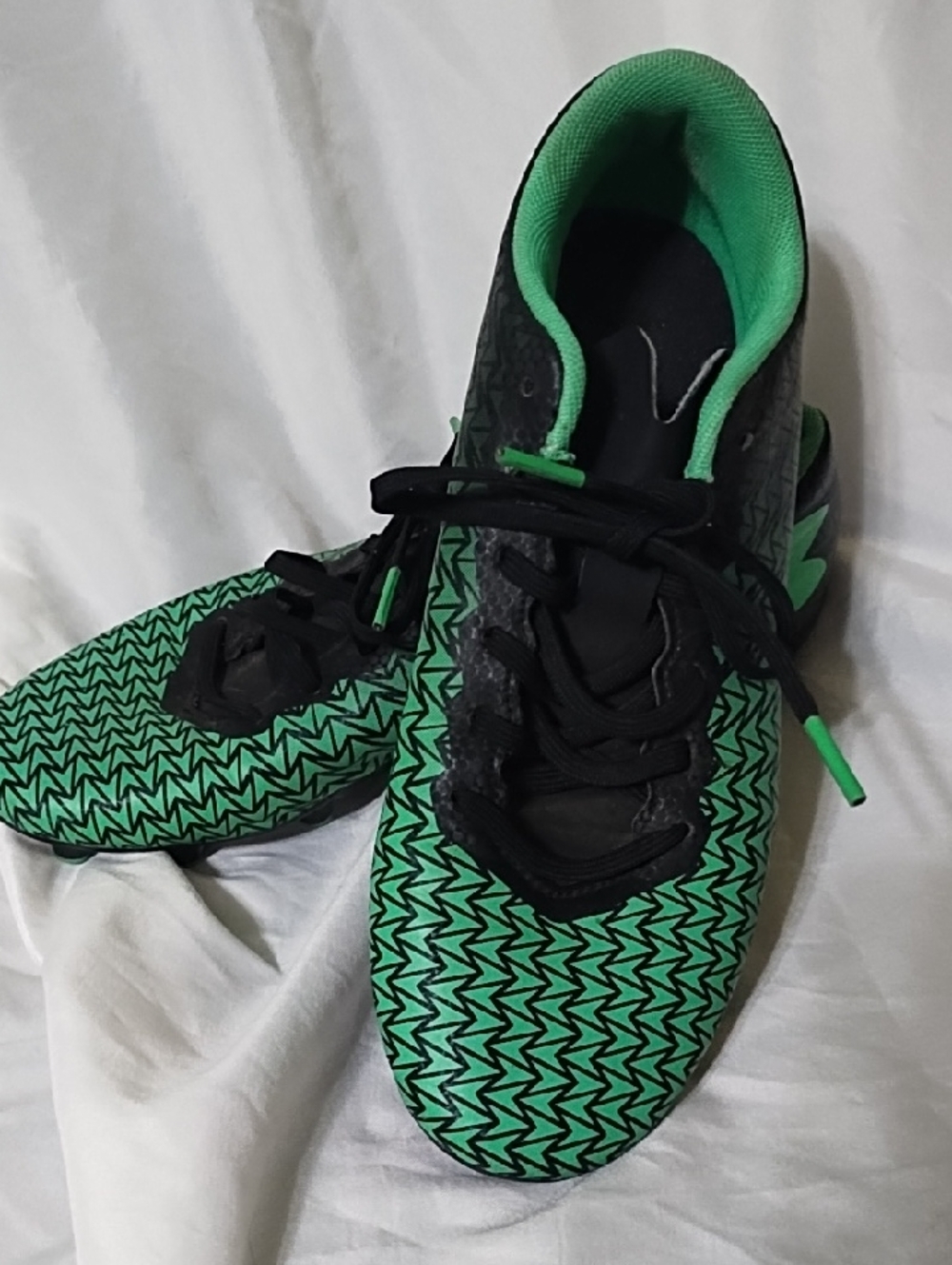Green and Black Patterned Youth Soccer Cleats. Under Armour. Kids Size 6